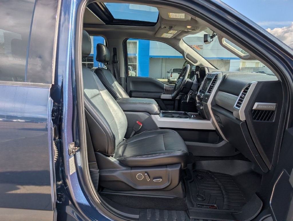 2017 Ford Super Duty F-350 DRW Lariat
