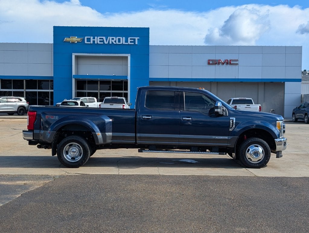 2017 Ford Super Duty F-350 DRW Lariat