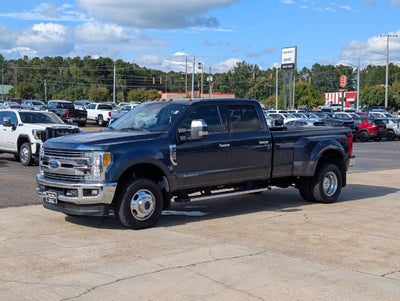 2017 Ford Super Duty F-350 DRW Lariat