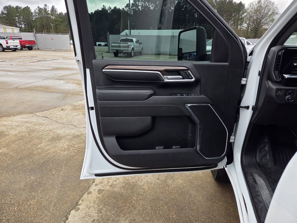 2024 Chevrolet Silverado 3500 HD Chassis Cab LT