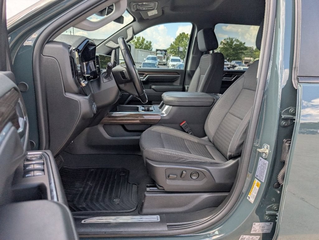 2025 Chevrolet Silverado 3500 HD LT DRW