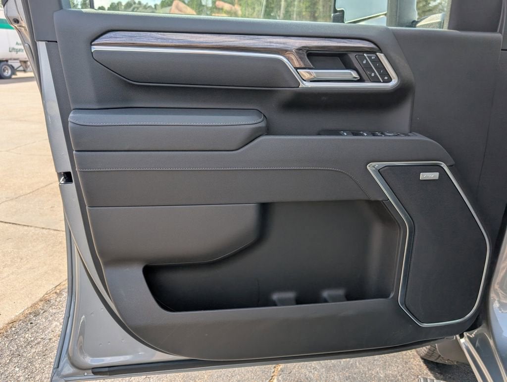 2025 Chevrolet Silverado 3500 HD LTZ DRW