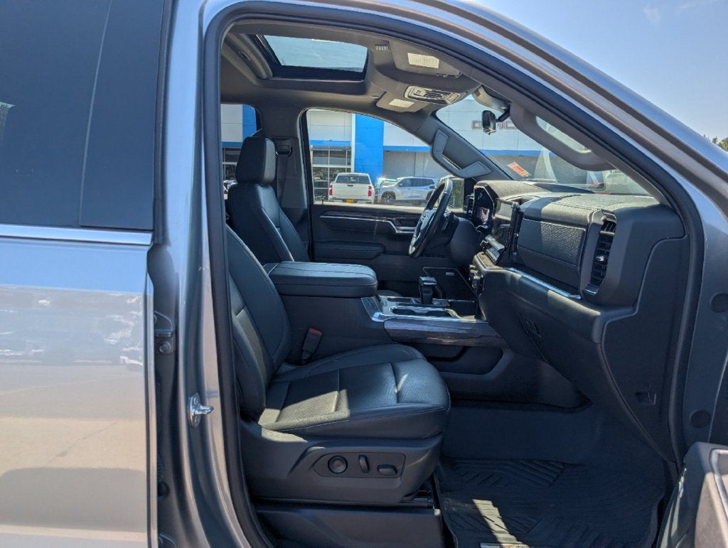 2025 Chevrolet Silverado 1500 LTZ