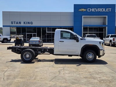2026 GMC Sierra 3500 HD Chassis Cab Pro