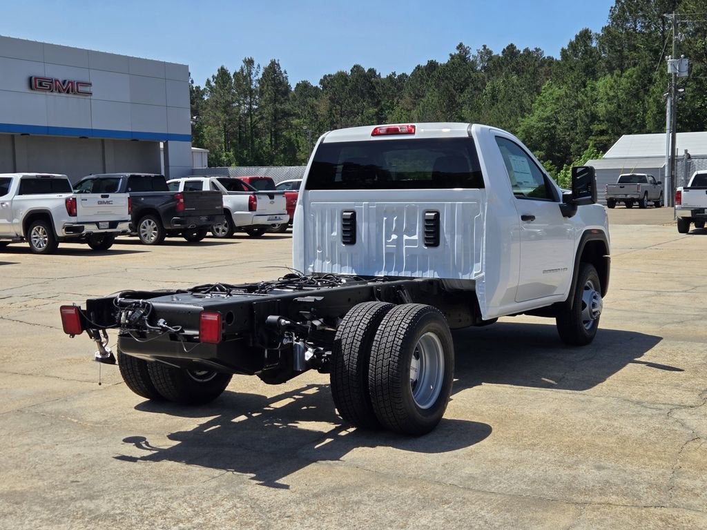2026 GMC Sierra 3500 HD Chassis Cab Pro