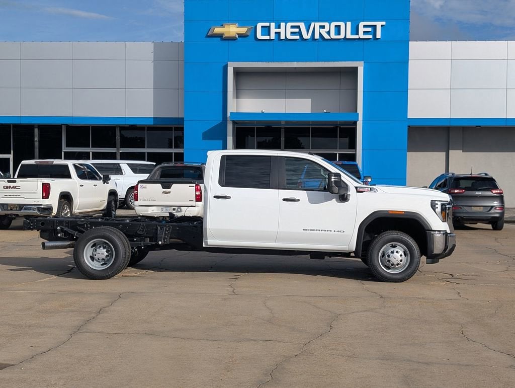 2026 GMC Sierra 3500 HD Chassis Cab Pro