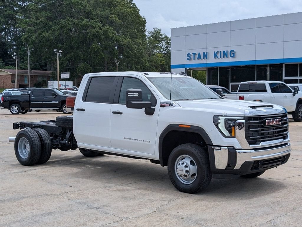 2026 GMC Sierra 3500 HD Chassis Cab Pro
