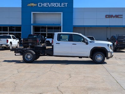 2026 GMC Sierra 3500 HD Chassis Cab Pro
