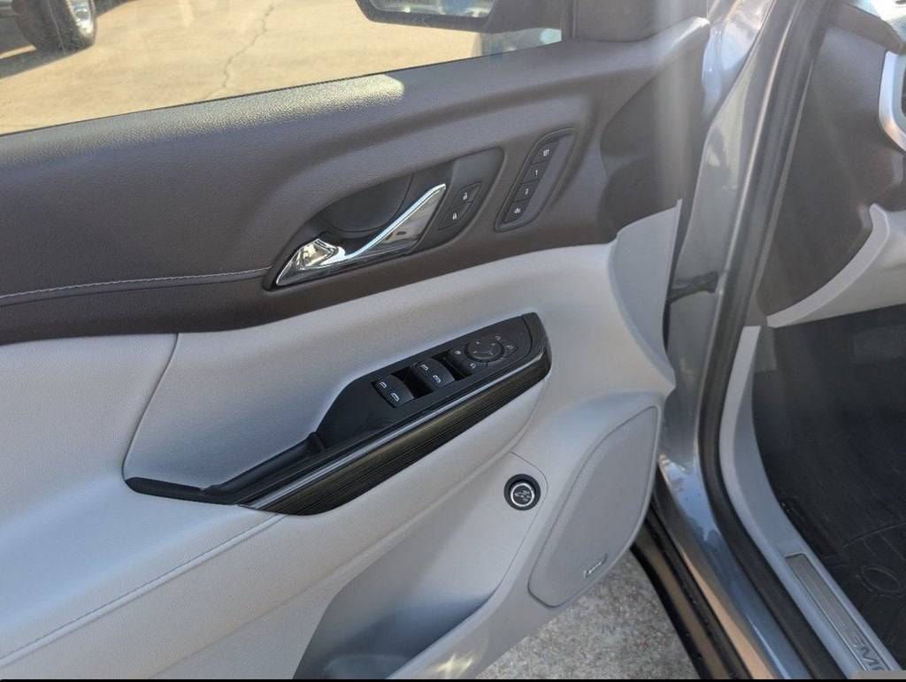 2022 GMC Acadia SLT
