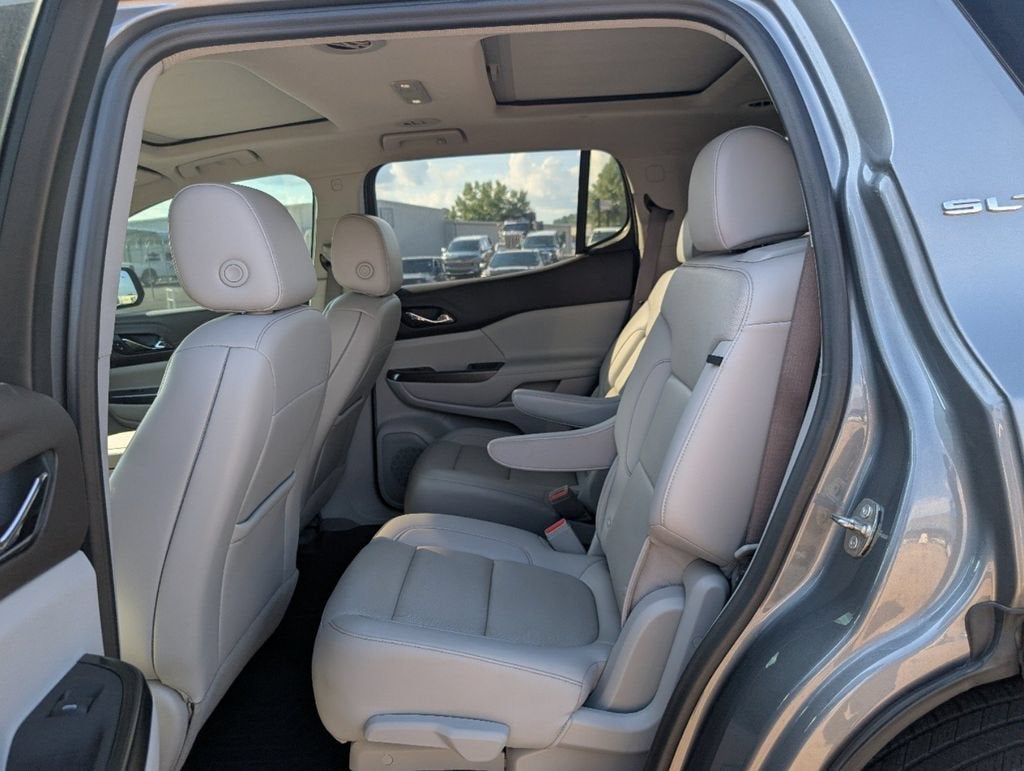 2022 GMC Acadia SLT