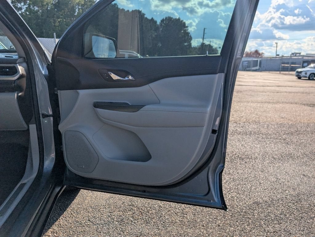 2022 GMC Acadia SLT