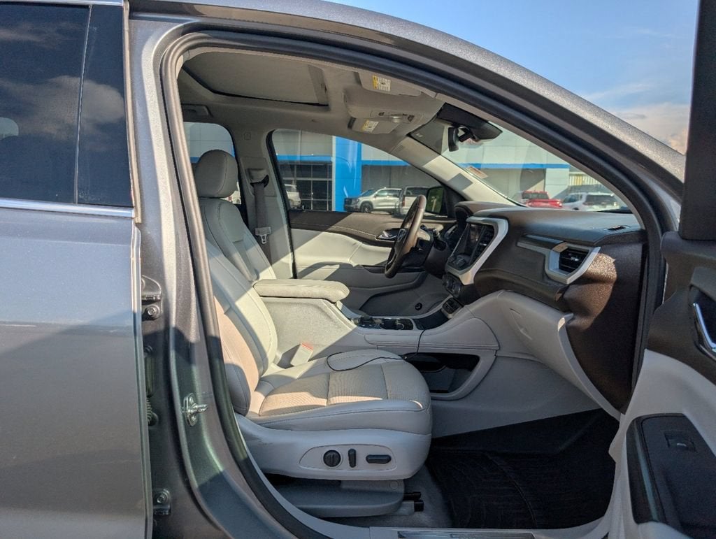 2022 GMC Acadia SLT