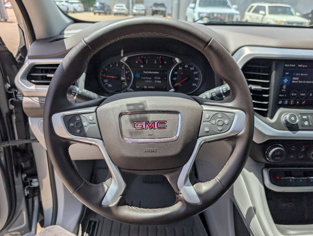2023 GMC Acadia SLT