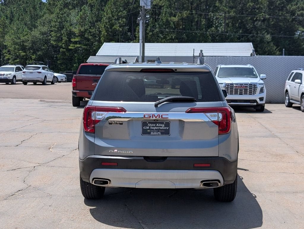 2023 GMC Acadia SLT