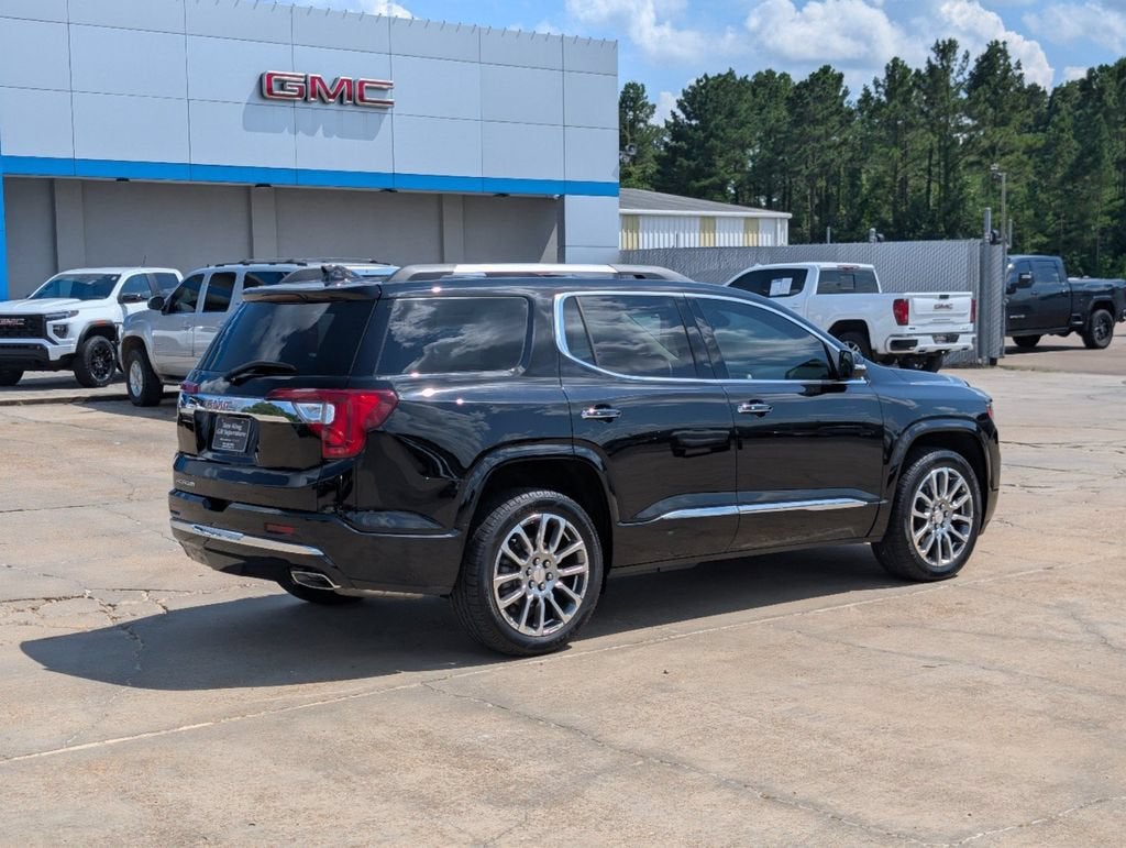 2022 GMC Acadia Denali