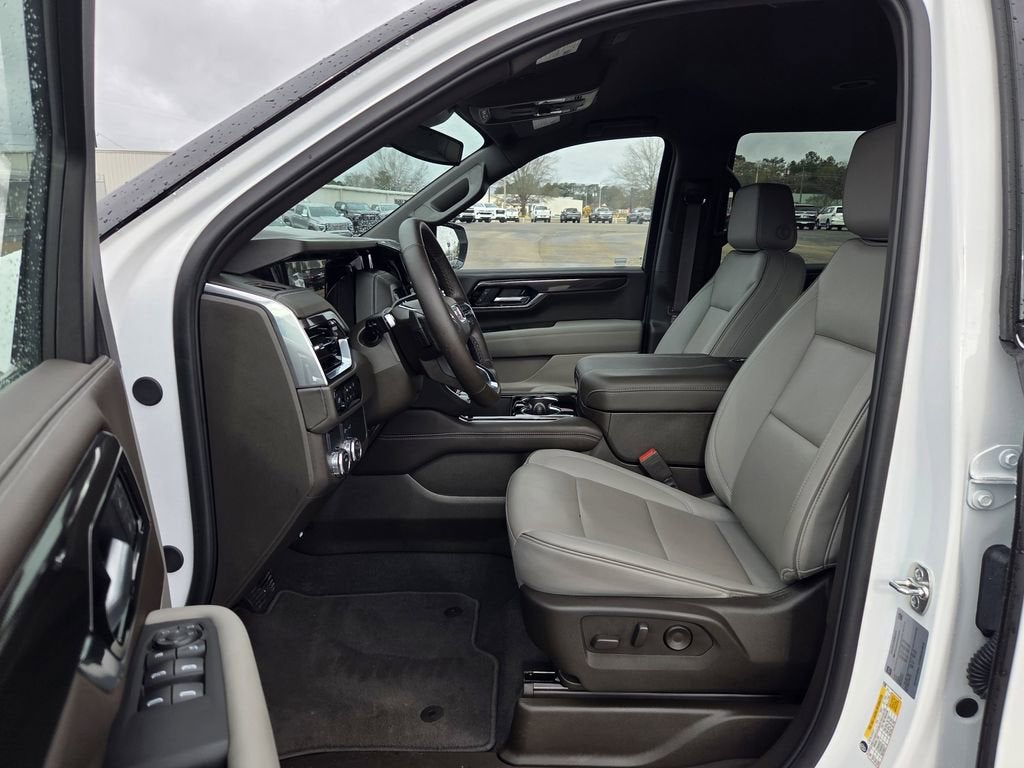 2025 GMC Yukon Elevation