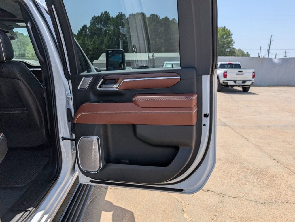 2025 GMC Sierra 3500 HD Denali Ultimate DRW
