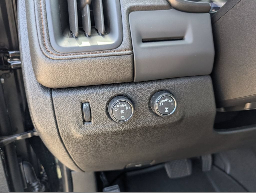 2022 GMC Canyon AT4 - Leather