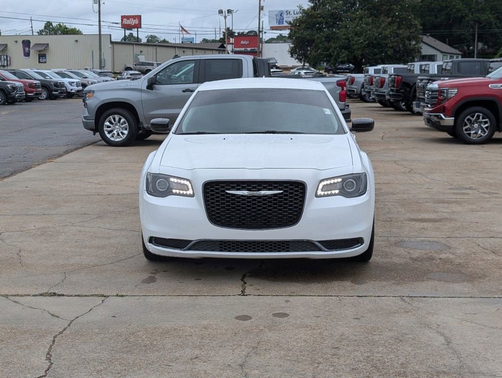 2018 Chrysler 300 Touring