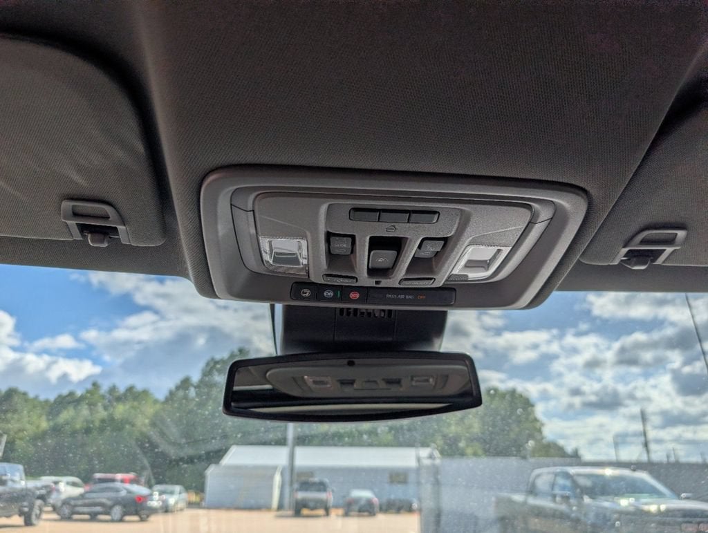 2026 GMC Sierra 1500 SLT - Photo 12