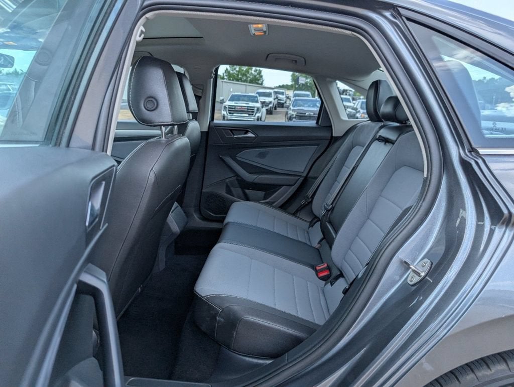 2025 Volkswagen Jetta SE