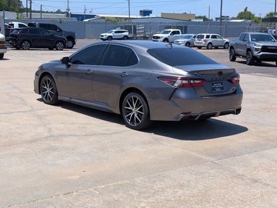 2022 Toyota Camry SE