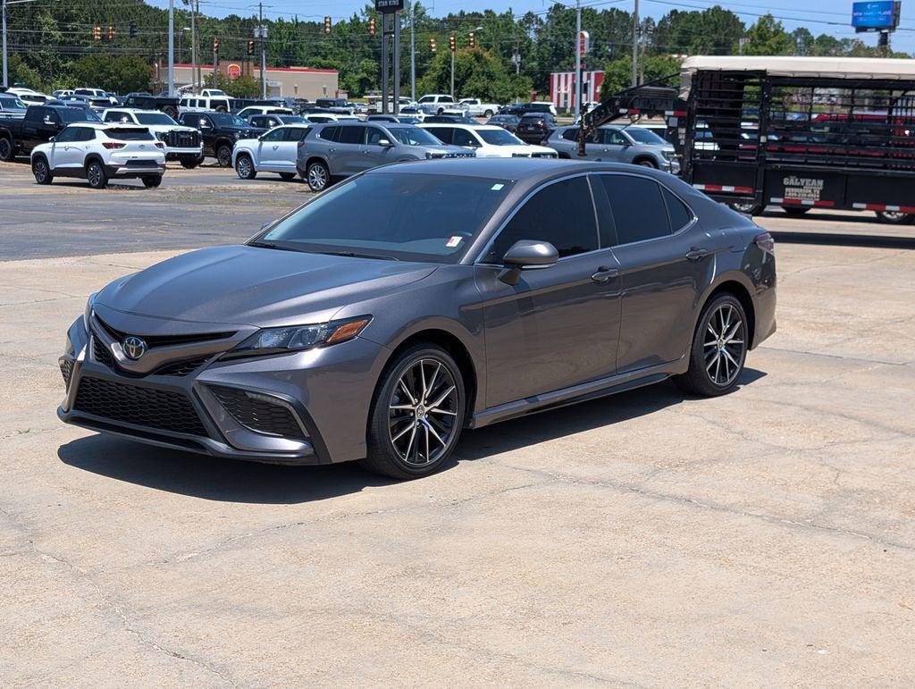 2022 Toyota Camry SE
