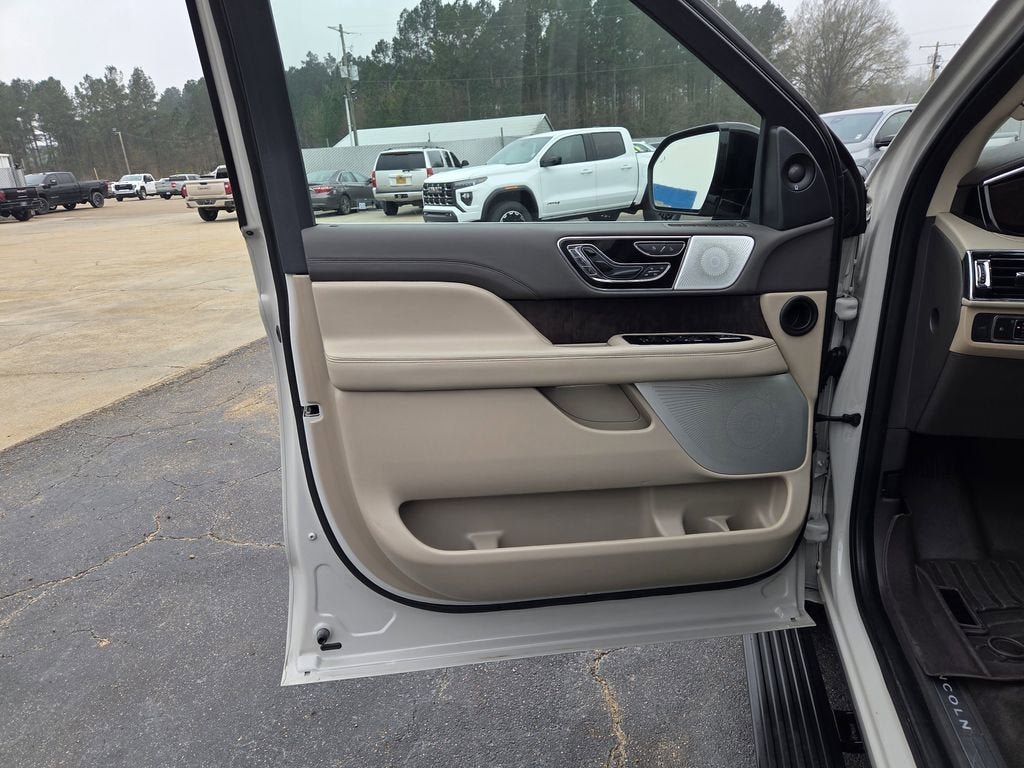 2022 Lincoln Navigator L Reserve