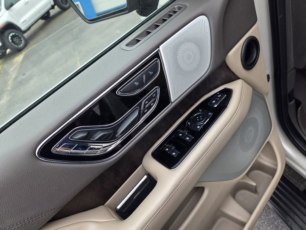 2022 Lincoln Navigator L Reserve