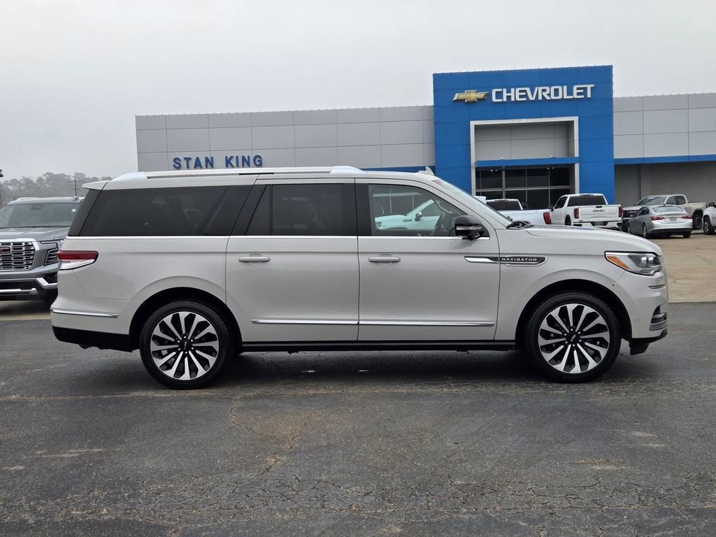 2022 Lincoln Navigator L Reserve