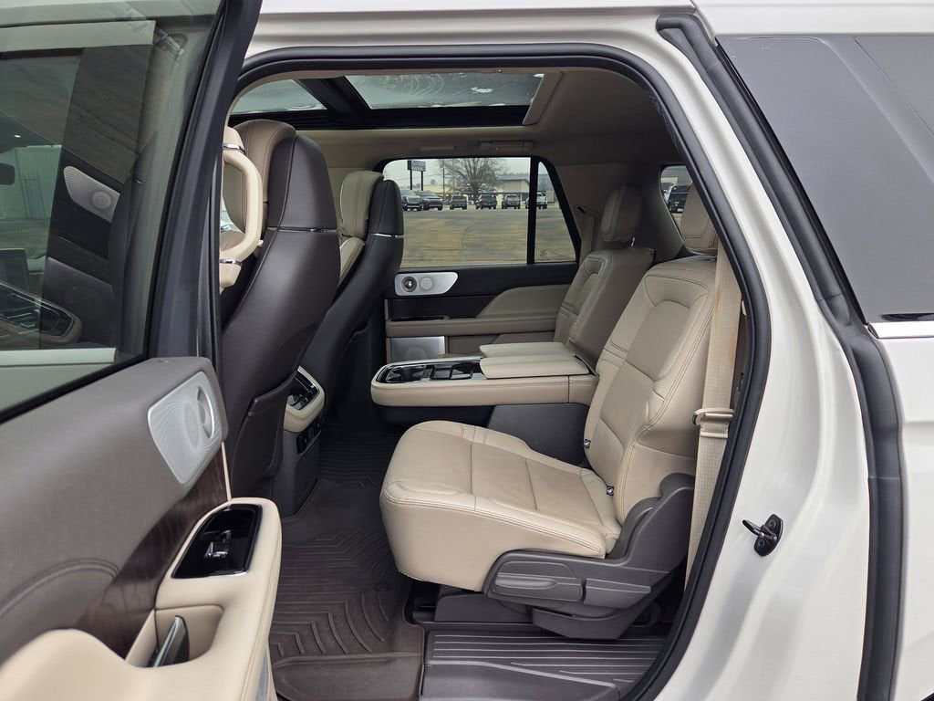 2022 Lincoln Navigator L Reserve