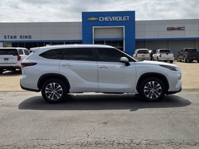 2024 Toyota Highlander LE