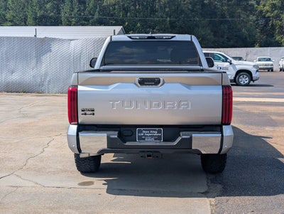 2022 Toyota Tundra 4WD SR5