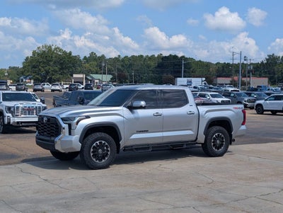 2022 Toyota Tundra 4WD SR5