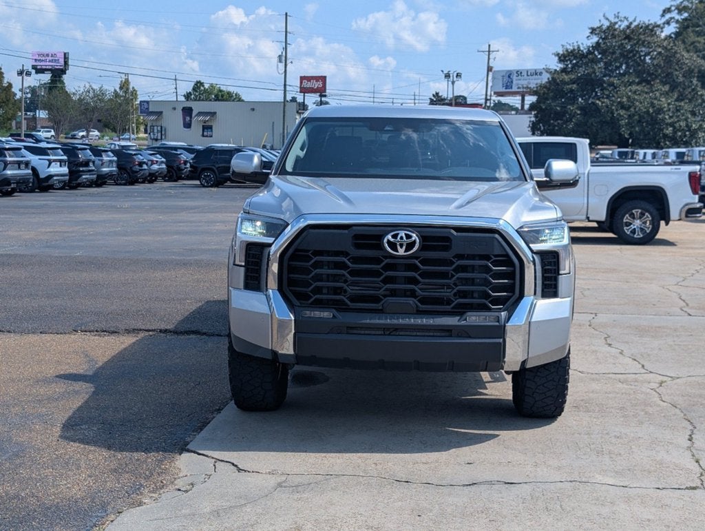 2022 Toyota Tundra 4WD SR5