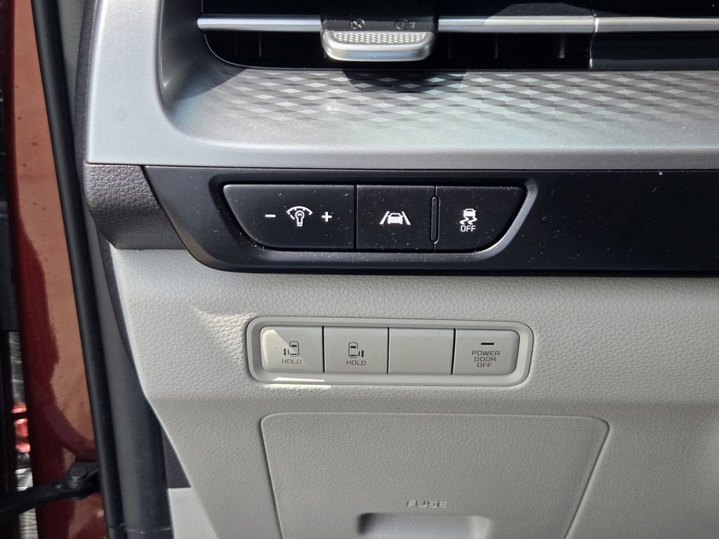 2024 Kia Carnival LX